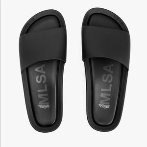 Melissa MLSA black beach sandal size 9